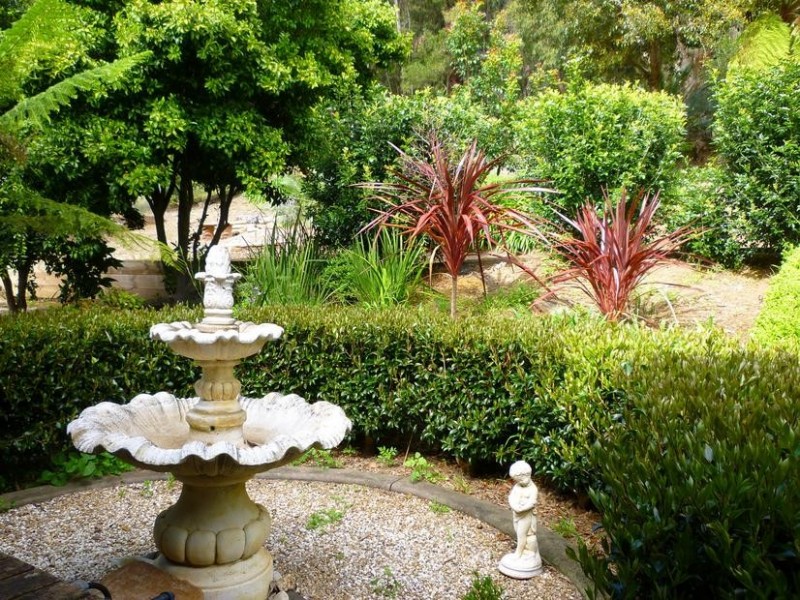8 Figtree Close, Surf Beach NSW 2536