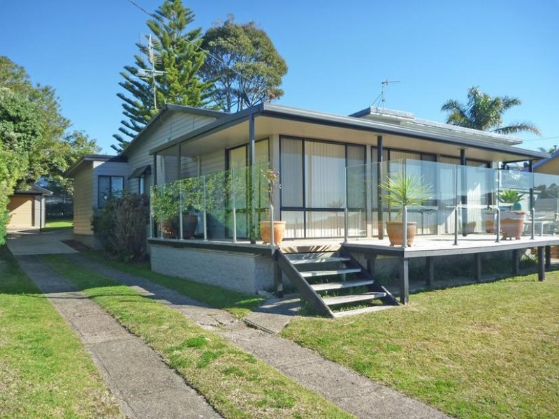 362 Beach Road, Batehaven NSW 2536