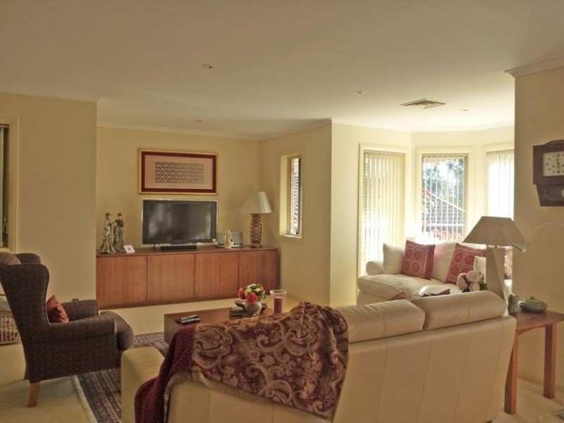 40 Thomas Mitchell Crescent, Sunshine Bay NSW 2536