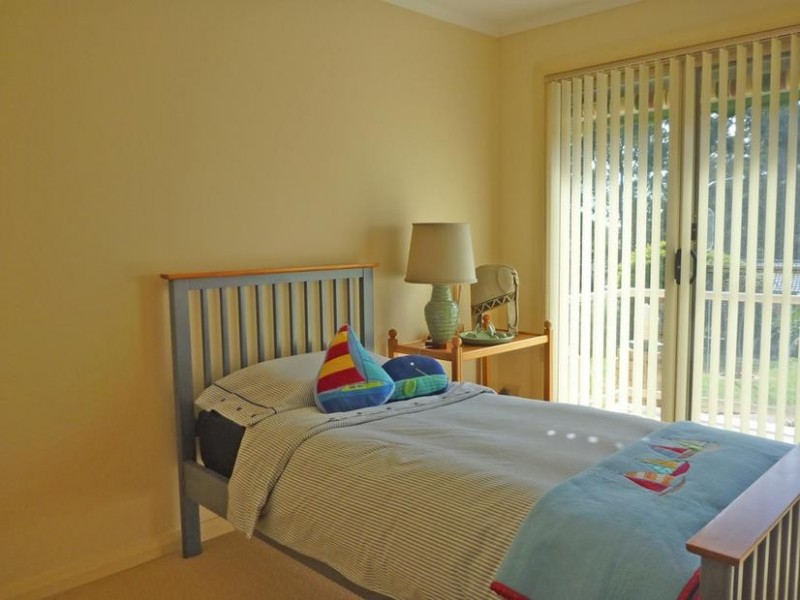 40 Thomas Mitchell Crescent, Sunshine Bay NSW 2536