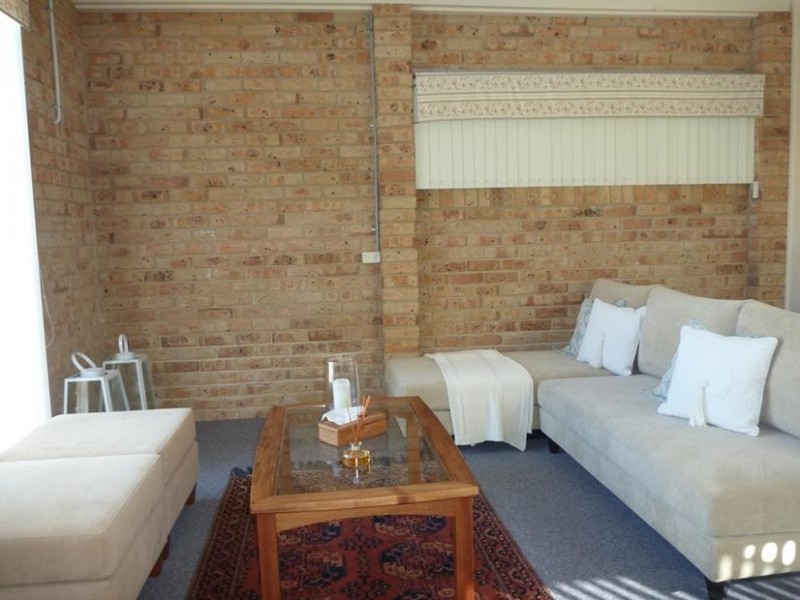 40 Thomas Mitchell Crescent, Sunshine Bay NSW 2536