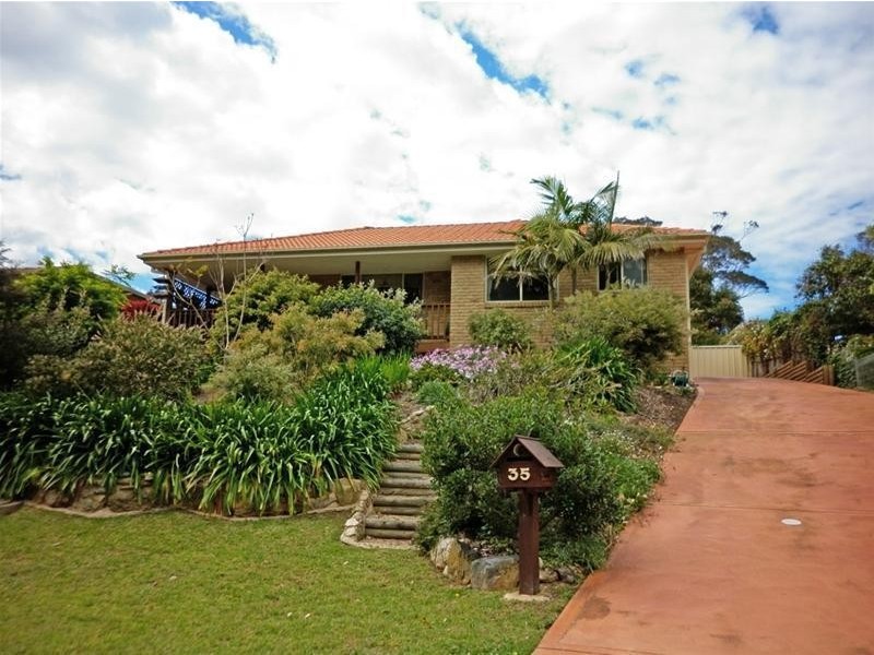 35 Kennedy Crescent, Denhams Beach NSW 2536
