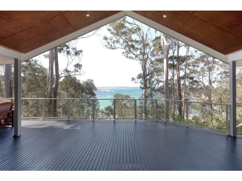 8 Beechwood Court, Sunshine Bay NSW 2536