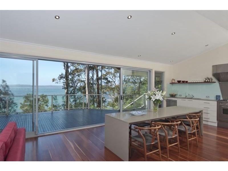 8 Beechwood Court, Sunshine Bay NSW 2536