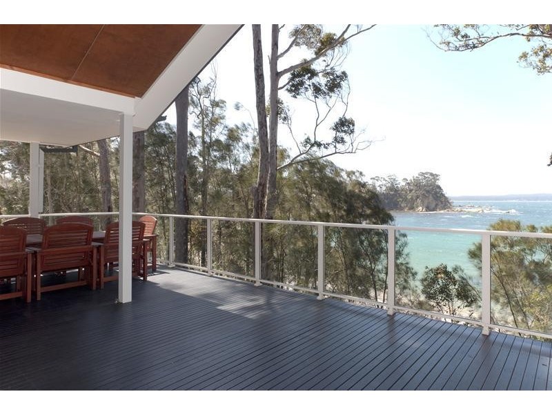 8 Beechwood Court, Sunshine Bay NSW 2536