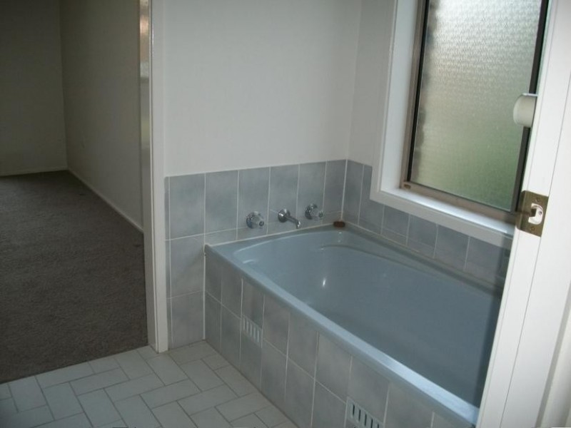 120 Edward Road, Batehaven NSW 2536