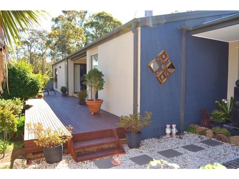 6 Burri Palm Way, Surfside NSW 2536