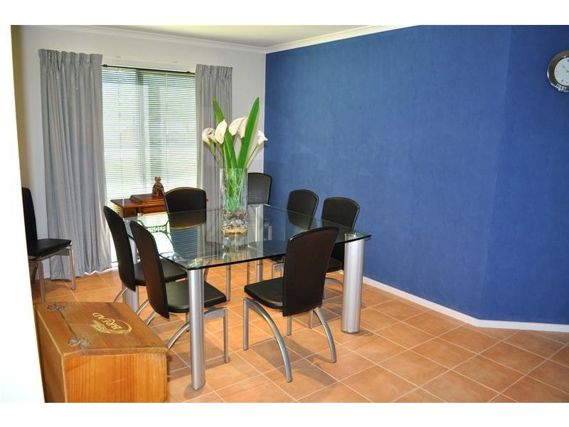 6 Burri Palm Way, Surfside NSW 2536