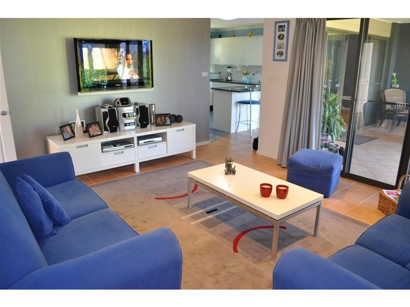 6 Burri Palm Way, Surfside NSW 2536