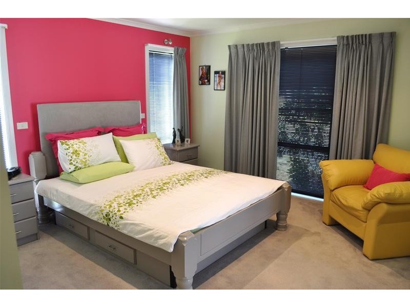 6 Burri Palm Way, Surfside NSW 2536
