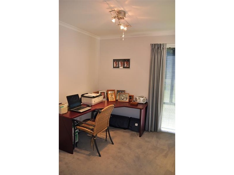 6 Burri Palm Way, Surfside NSW 2536
