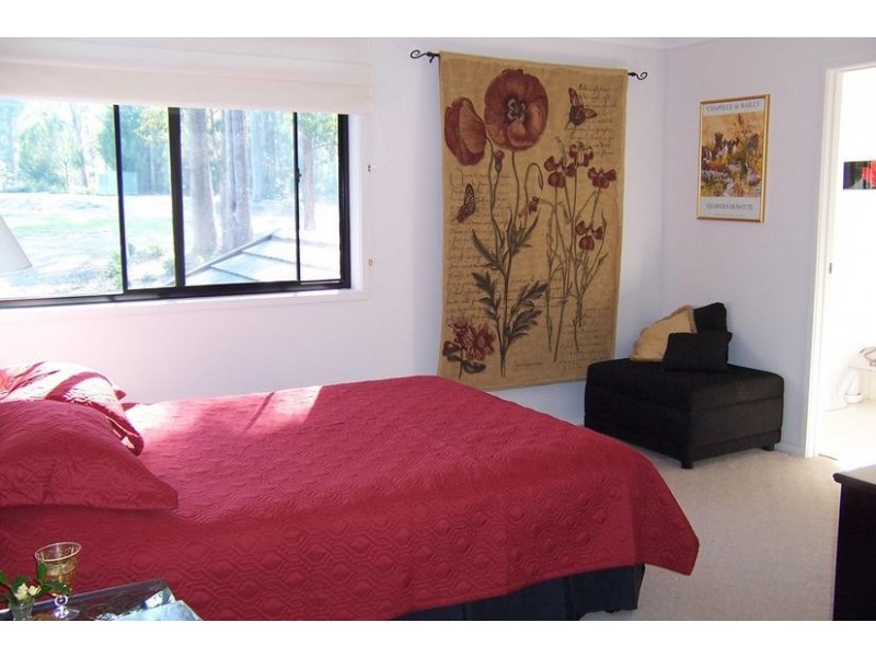 1 Waterfront Close, Mossy Point NSW 2537