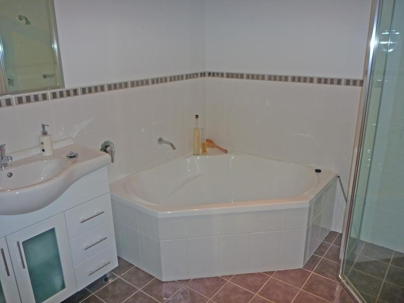 27B Golf Links Drive, Batemans Bay NSW 2536