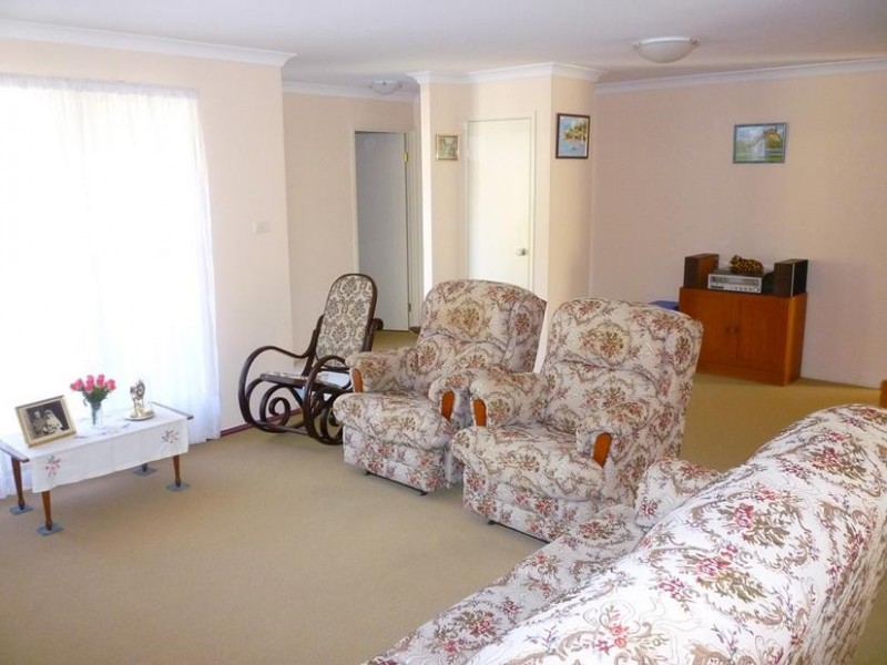 15 Canning Crescent, Sunshine Bay NSW 2536