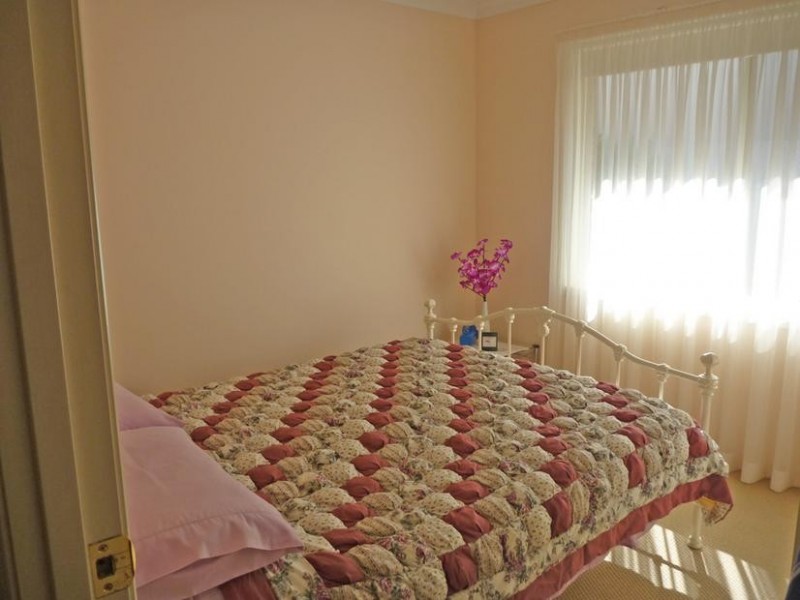 15 Canning Crescent, Sunshine Bay NSW 2536