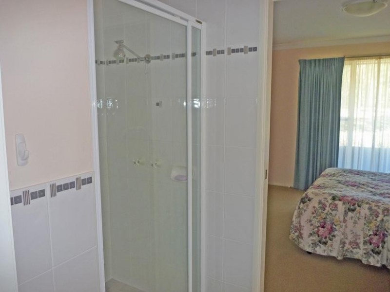 15 Canning Crescent, Sunshine Bay NSW 2536