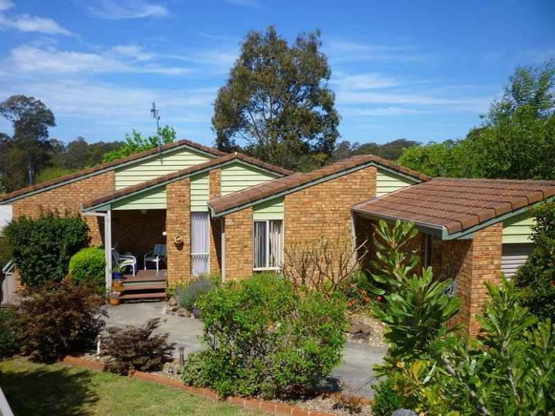 8 Blaxland Court, Sunshine Bay NSW 2536
