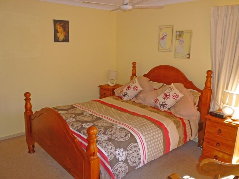 8 Blaxland Court, Sunshine Bay NSW 2536