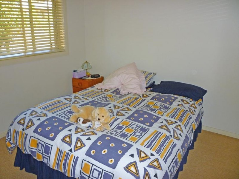 8 Cox Place, Sunshine Bay NSW 2536