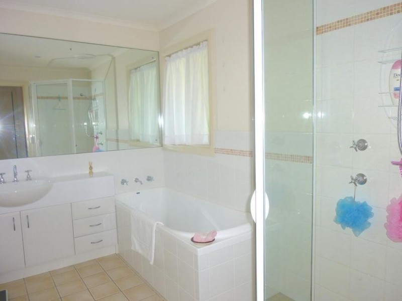 8 Cox Place, Sunshine Bay NSW 2536