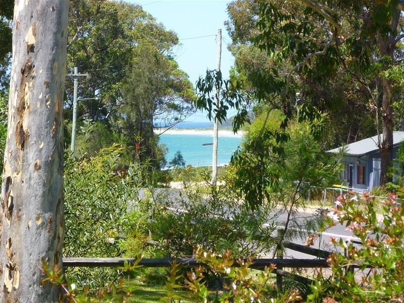 54 Annetts Parade, Mossy Point NSW 2537