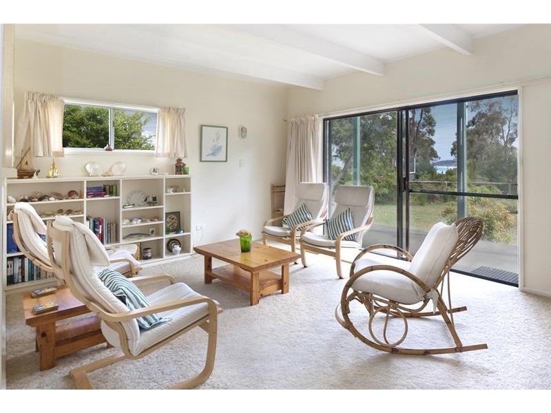 54 Annetts Parade, Mossy Point NSW 2537