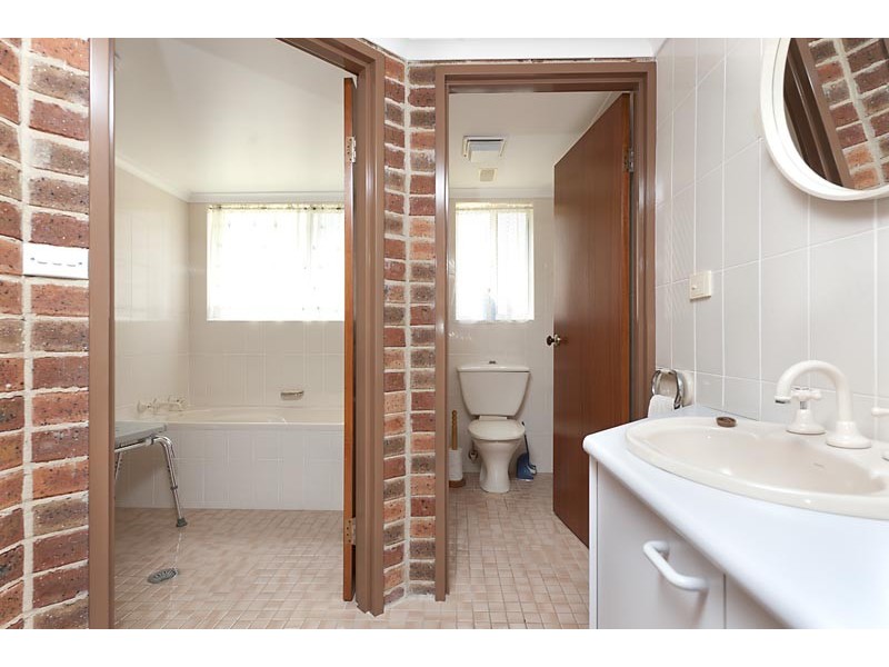 6 Golf Links Drive, Batemans Bay NSW 2536