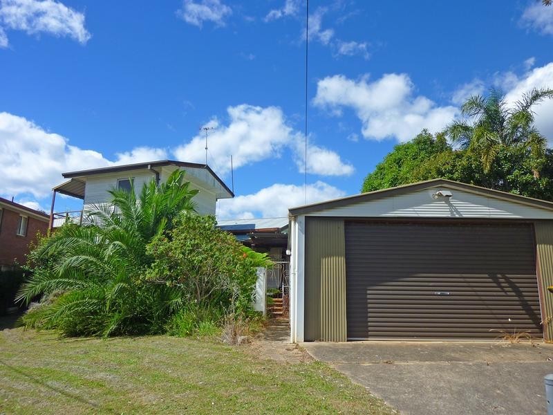 4 Pine Street, Batehaven NSW 2536