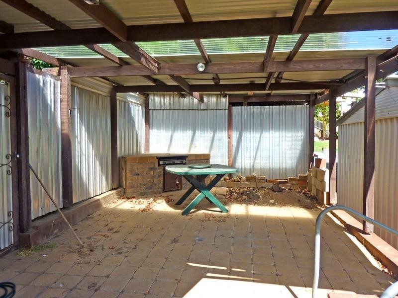 4 Pine Street, Batehaven NSW 2536