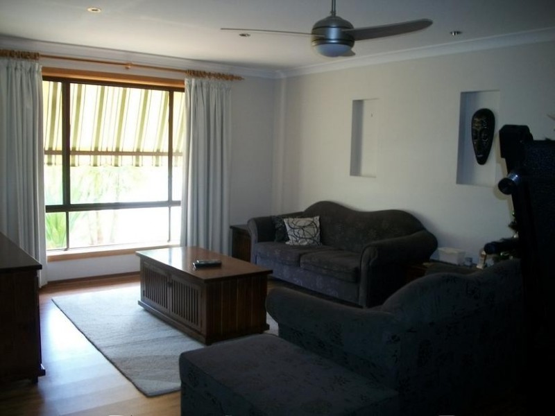 22 Eric Fenning Drive, Surf Beach NSW 2536