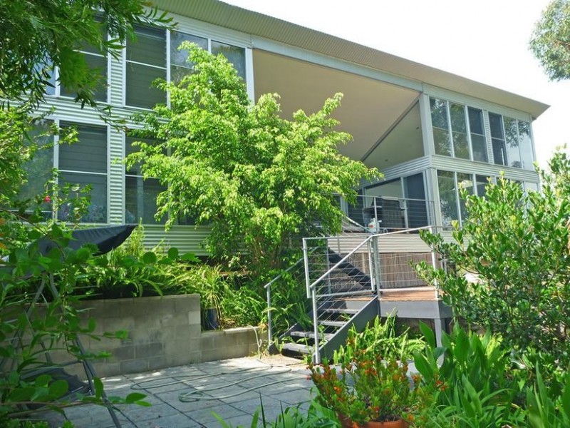 6 Tinarra Close, Lilli Pilli NSW 2536