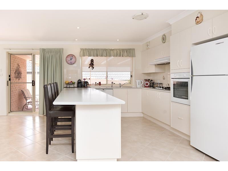 20 Canning Crescent, Sunshine Bay NSW 2536