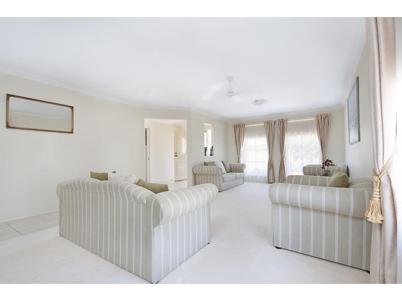 20 Canning Crescent, Sunshine Bay NSW 2536