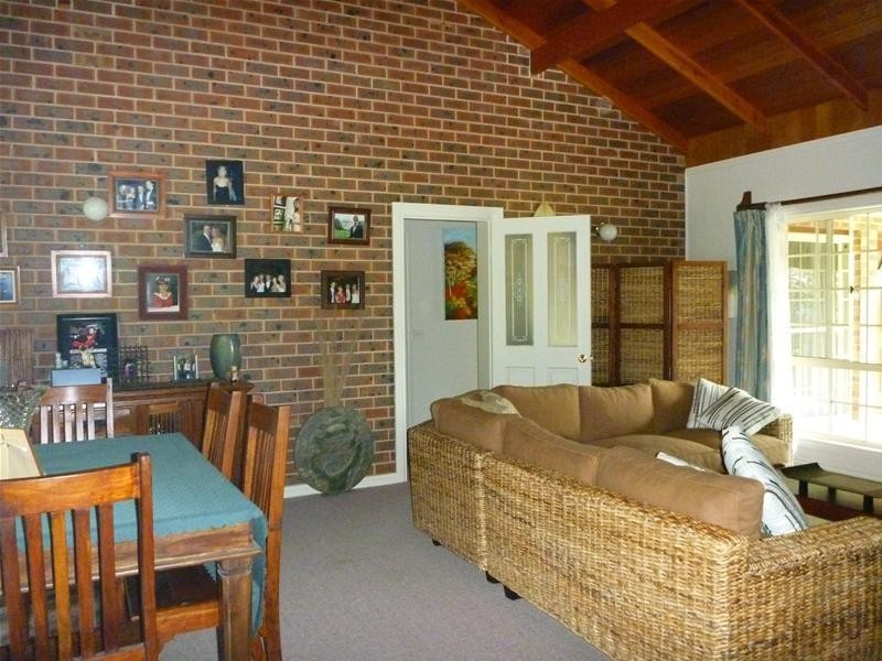 8 Kauzal Crescent, Surf Beach NSW 2536