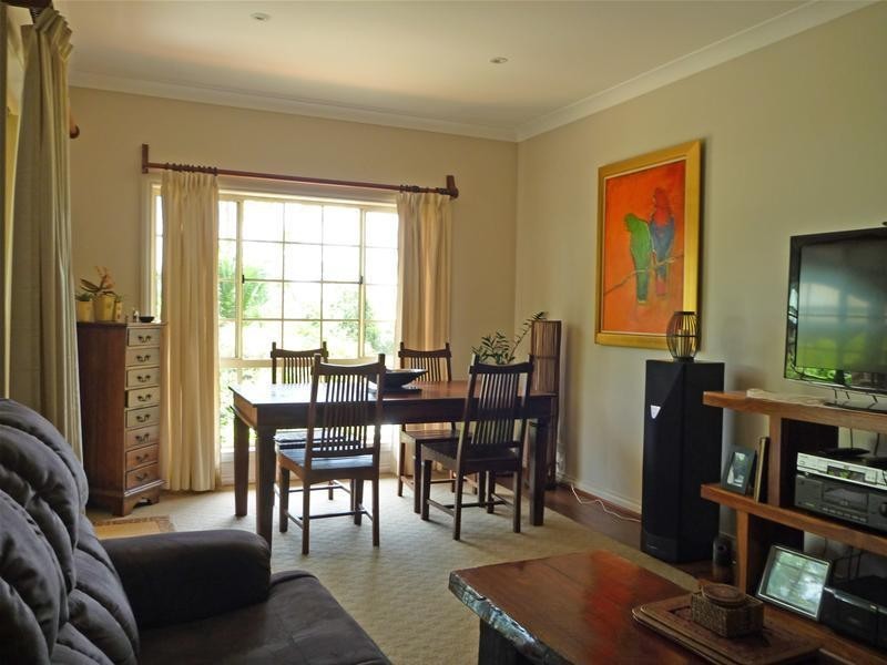 8 Kauzal Crescent, Surf Beach NSW 2536