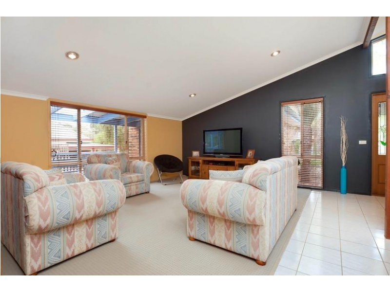 8 Barrani Place, Lilli Pilli NSW 2536