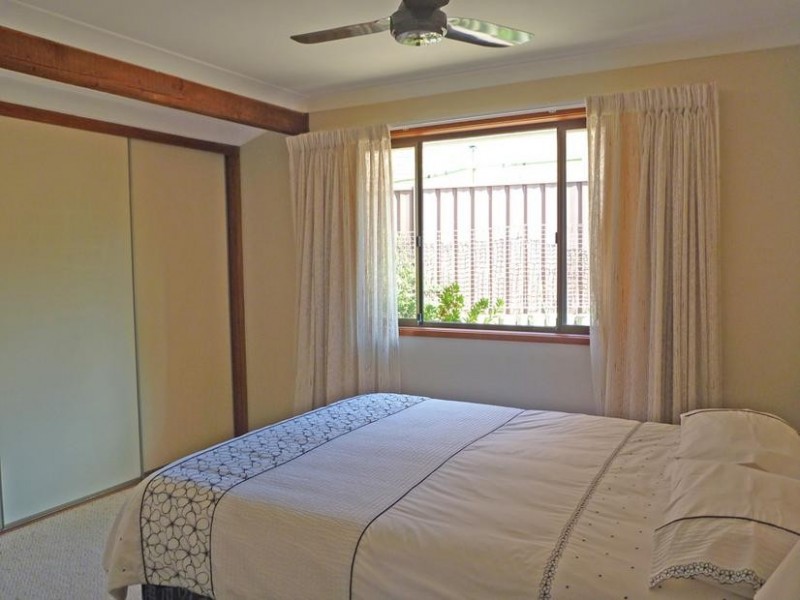 2/692 Beach Road, Surf Beach NSW 2536