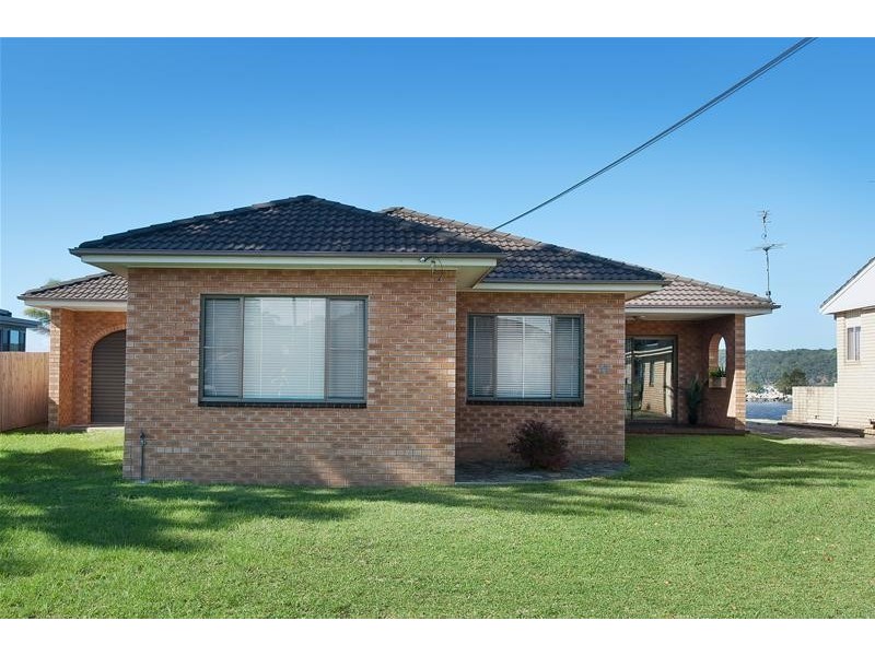 33 Beach Road, Batemans Bay NSW 2536