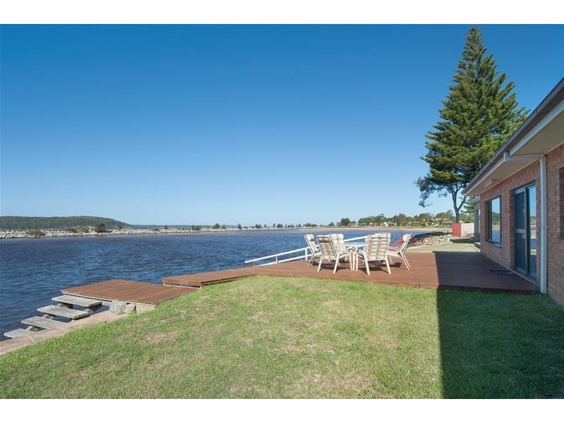 33 Beach Road, Batemans Bay NSW 2536