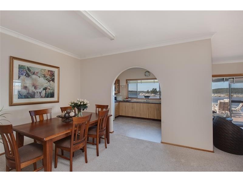 33 Beach Road, Batemans Bay NSW 2536