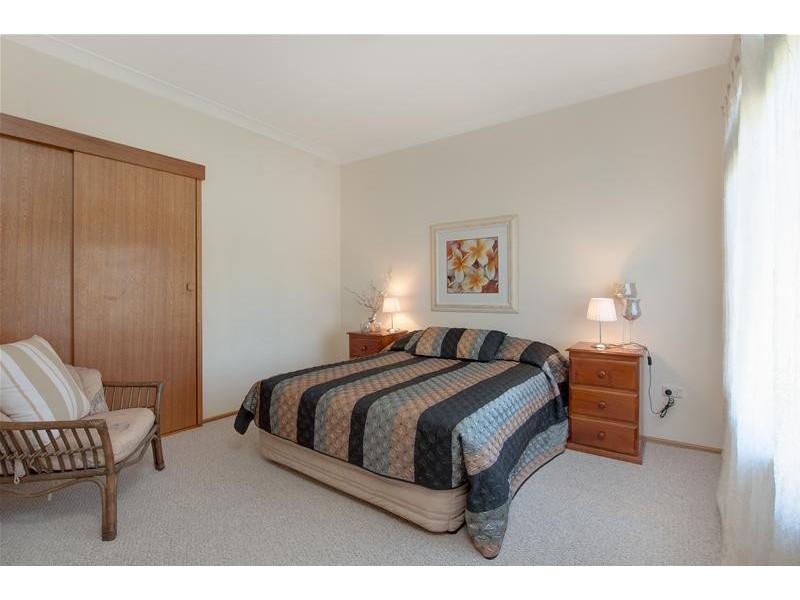 33 Beach Road, Batemans Bay NSW 2536