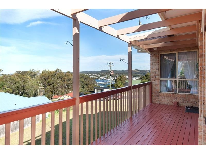 16 Penthouse Place, North Batemans Bay NSW 2536