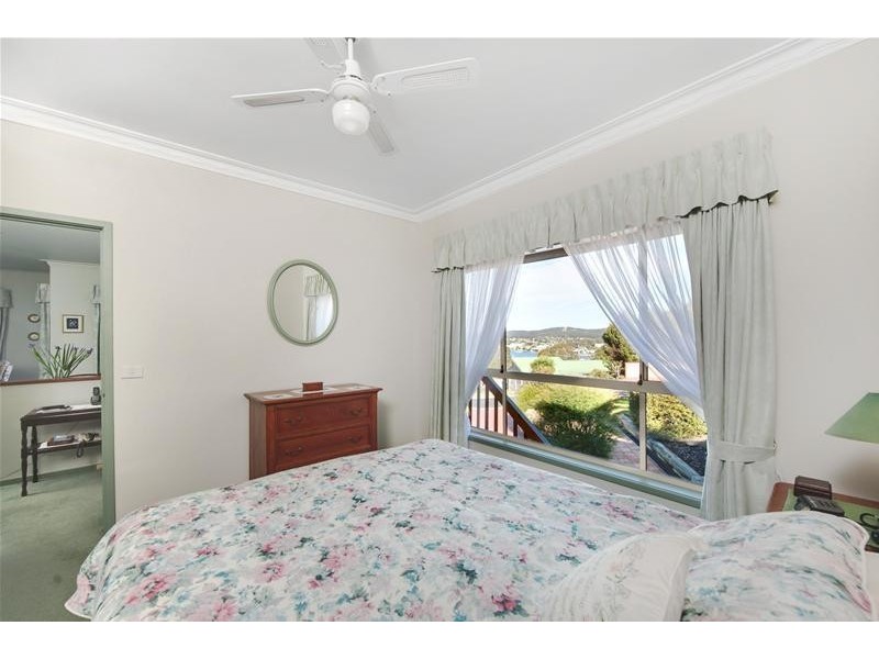 16 Penthouse Place, North Batemans Bay NSW 2536