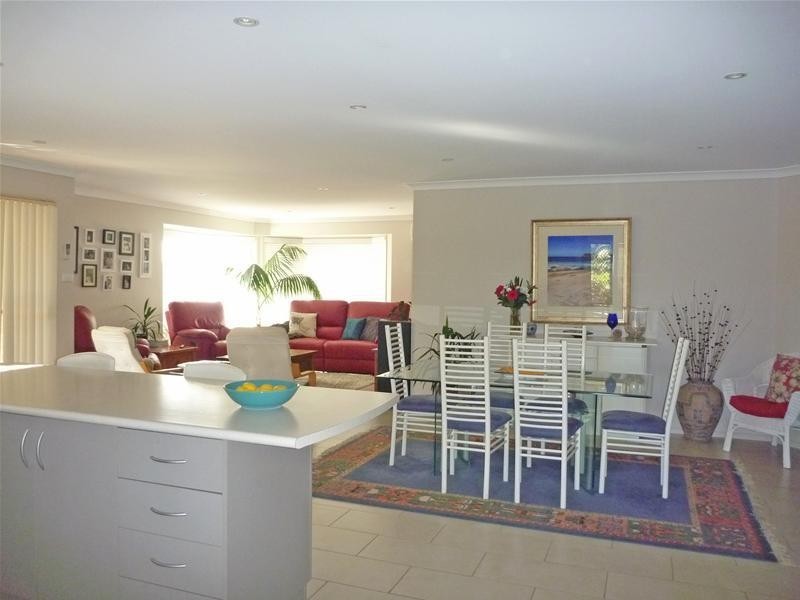 17 Batman Place, Sunshine Bay NSW 2536