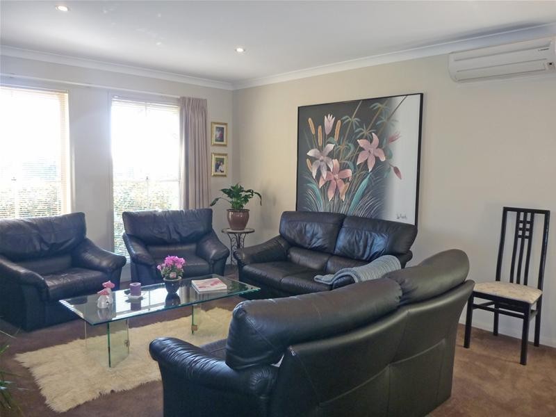 17 Batman Place, Sunshine Bay NSW 2536