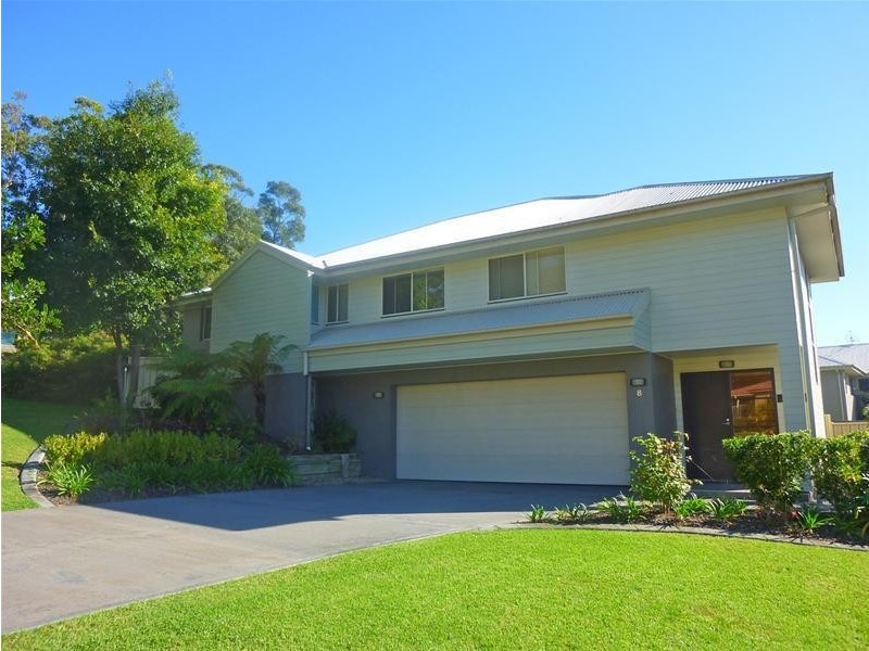 8 Cox Place, Sunshine Bay NSW 2536