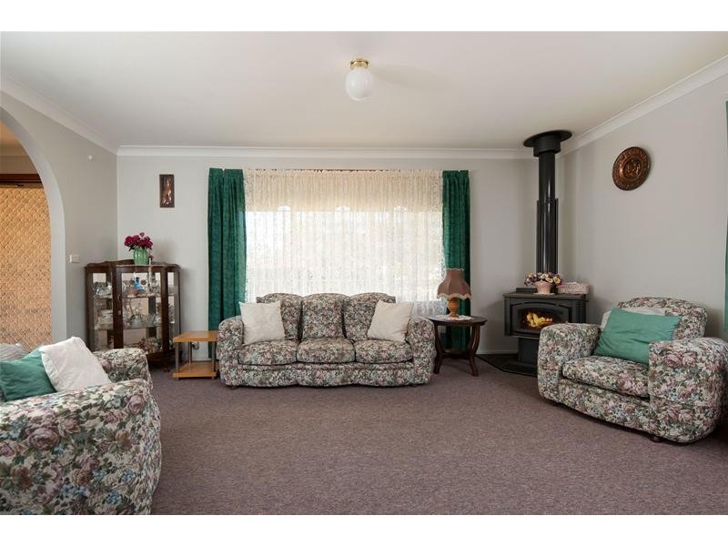 2 Cook Avenue, Surf Beach NSW 2536