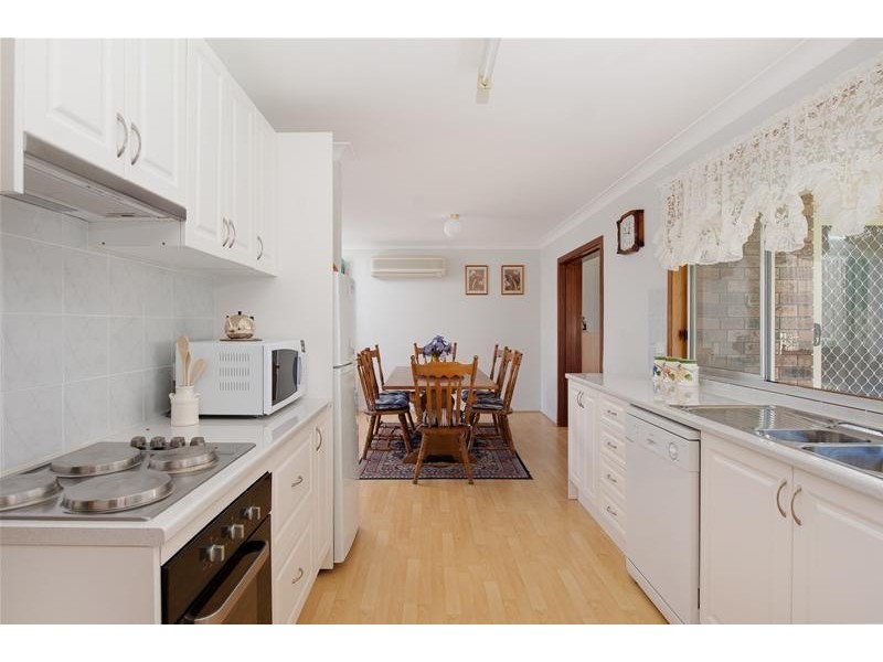2 Cook Avenue, Surf Beach NSW 2536