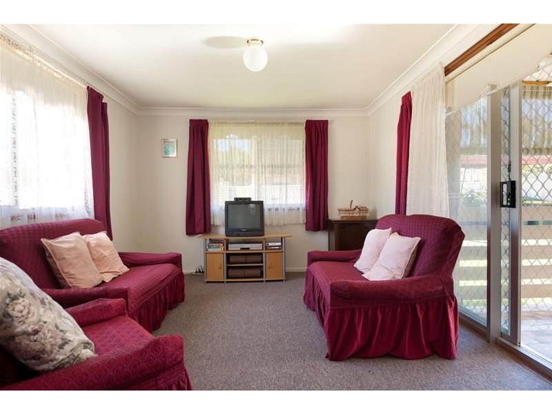 2 Cook Avenue, Surf Beach NSW 2536