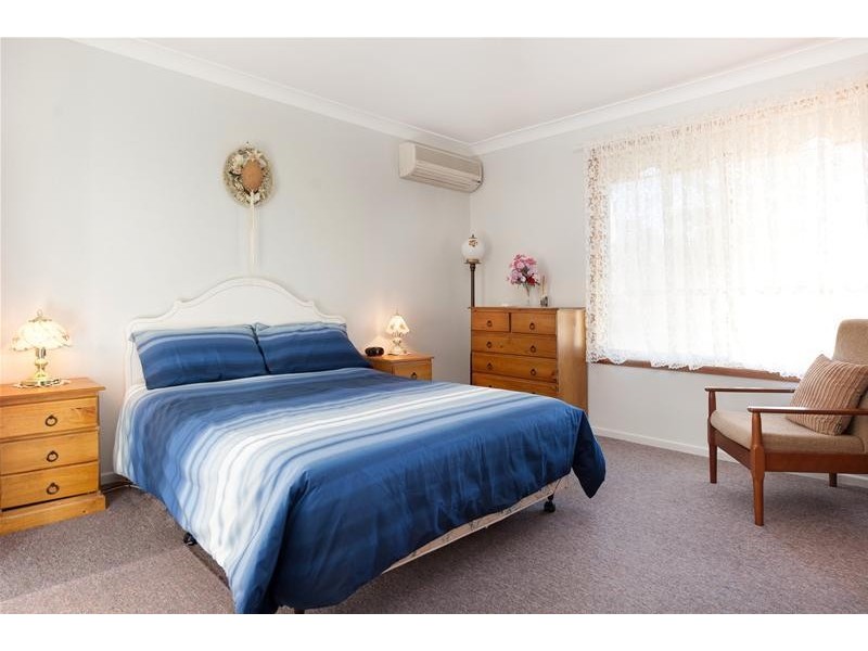 2 Cook Avenue, Surf Beach NSW 2536